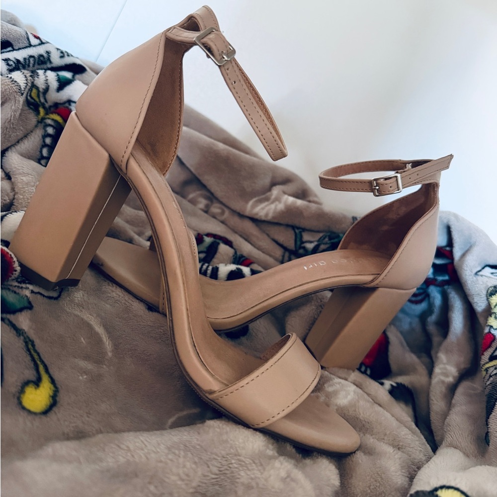 Elegant Tan Block Heel Sandals